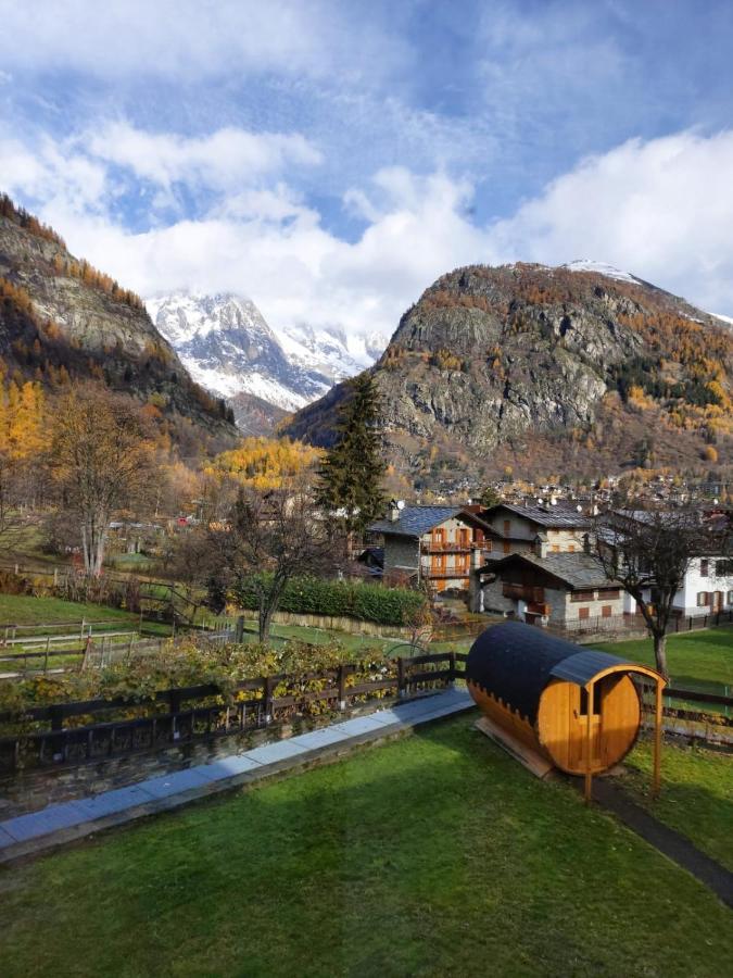 Hotel Lo Campagnar Courmayeur Exterior foto