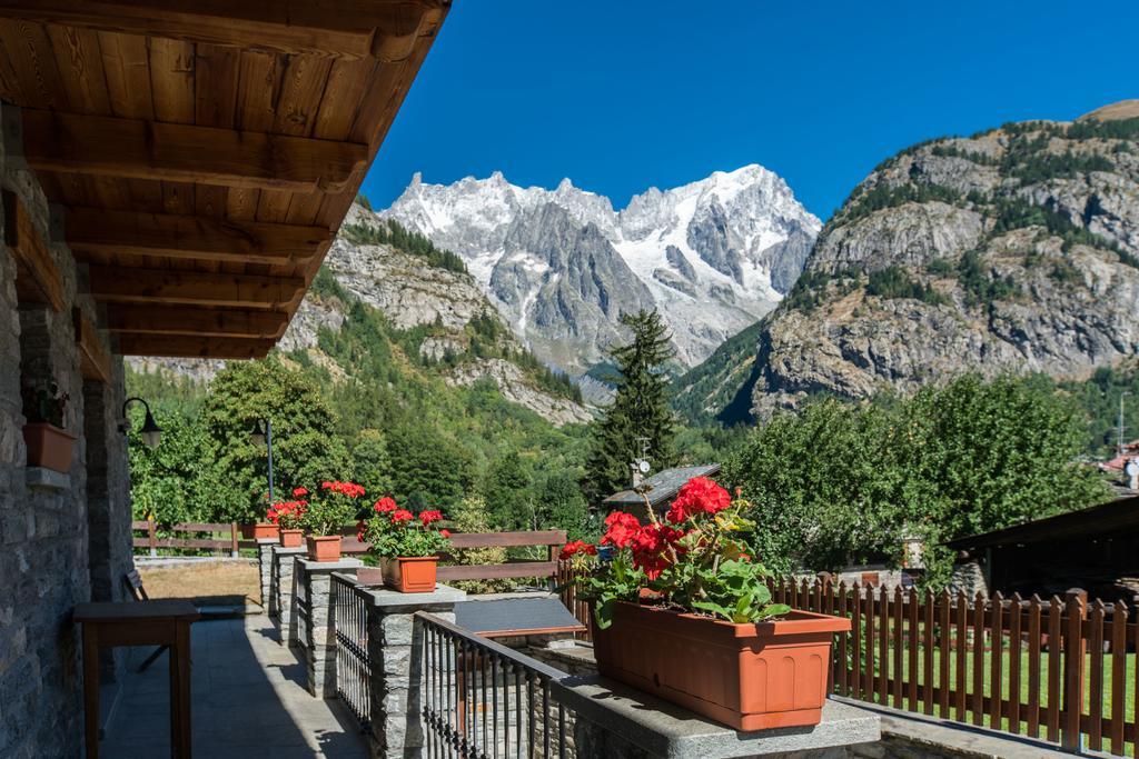 Hotel Lo Campagnar Courmayeur Exterior foto