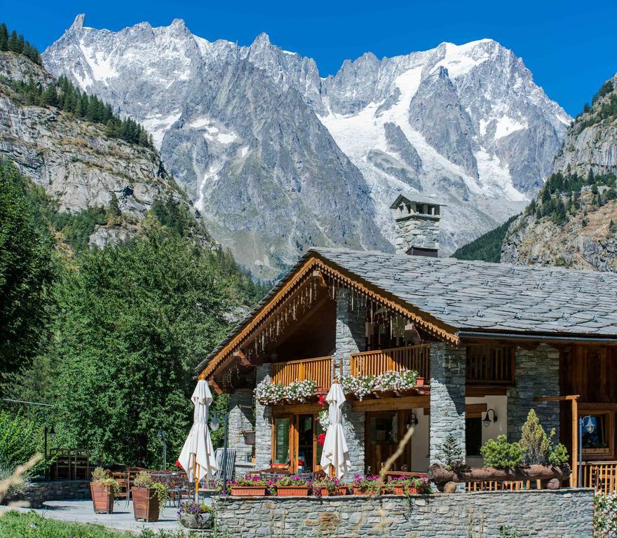 Hotel Lo Campagnar Courmayeur Exterior foto