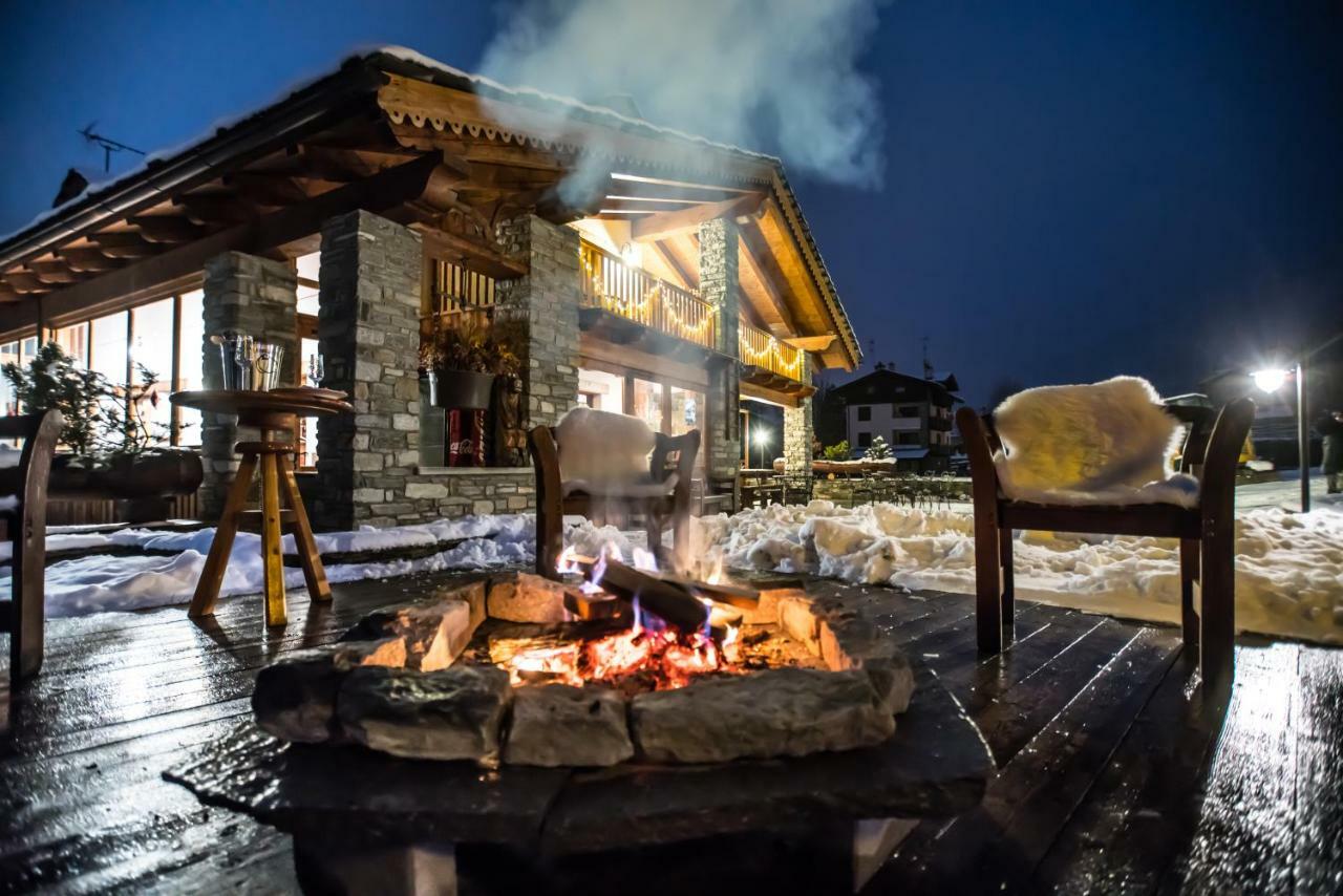 Hotel Lo Campagnar Courmayeur Exterior foto